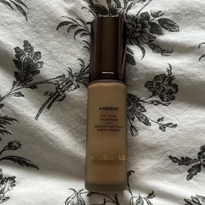 Hourglass Soft Glow Foundation